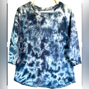 Sonoma tie dye 3/4 sleeve crewneck sweatshirt.  Women’s size M